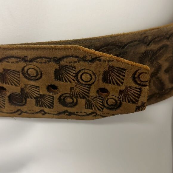 Brown Western Leather Embossed Floral Inspired Belt with Shiny Silver Hardware - Picture 5 of 10